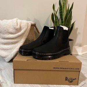 NWT Dr. Martens Embury Chelsea Boot